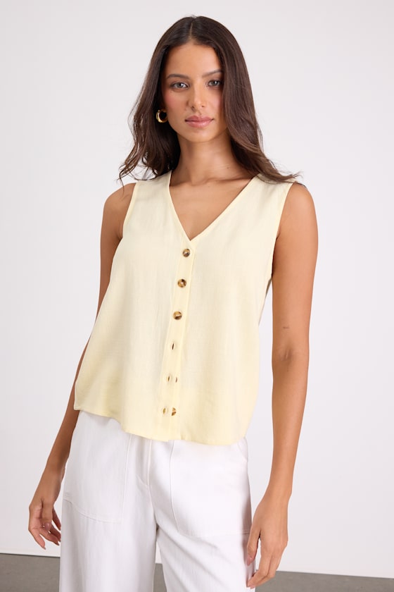 Casually Sophisticated Blue Linen Button-Front Top
